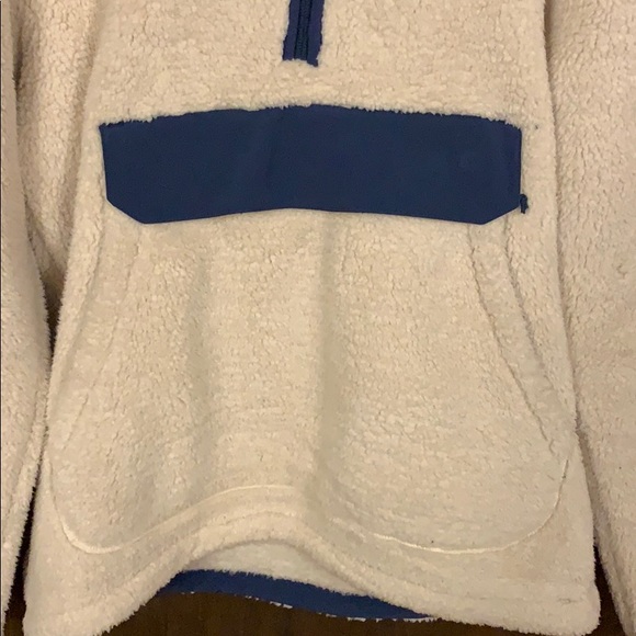 The North Face 1/4 Zip Pullover - Picture 4 of 5